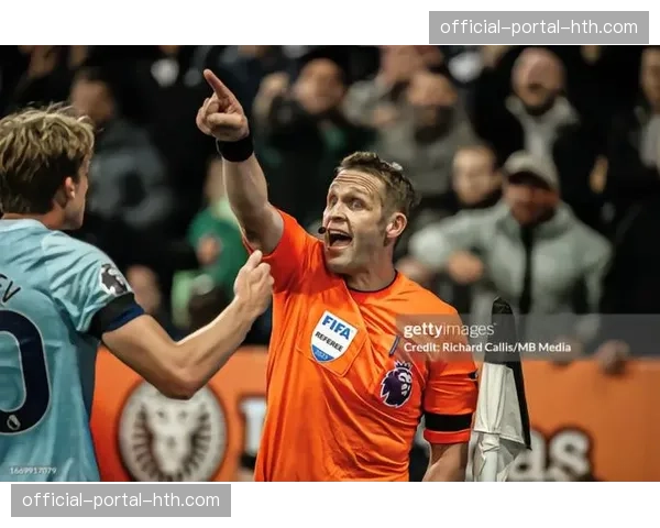 消息：英超将于下赛季启用全新电子裁判通讯系统，以提升沟通安全性与抗干扰性